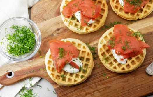 Recipe Breakfast waffle with salmon 