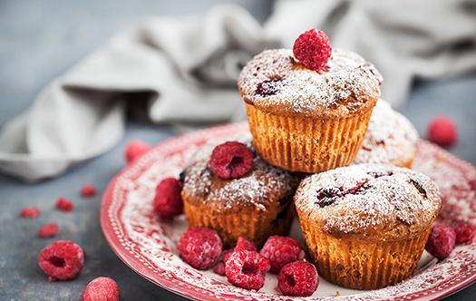 DOMO Jeroen De Pauw muffin with raspberries and white chocolate