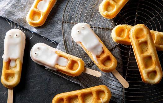 DOMO Waffles on a stick – Ghosts