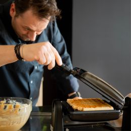 DOMO Rotating waffle maker - classic waffles 4x7